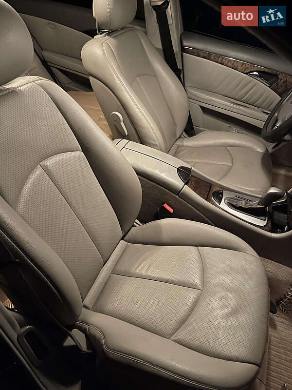 Седан Mercedes-Benz E-Class 2003 в Днепре