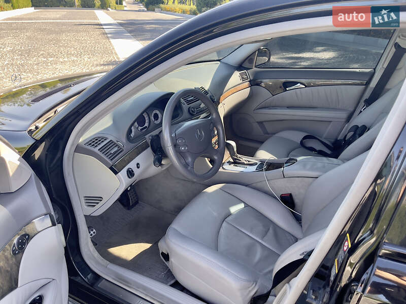 Седан Mercedes-Benz E-Class 2003 в Днепре