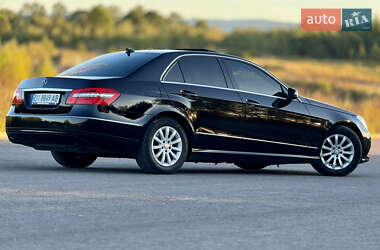 Седан Mercedes-Benz E-Class 2011 в 