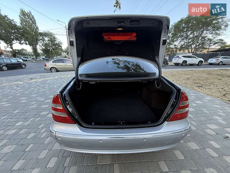 Седан Mercedes-Benz E-Class 2005 в Одесі