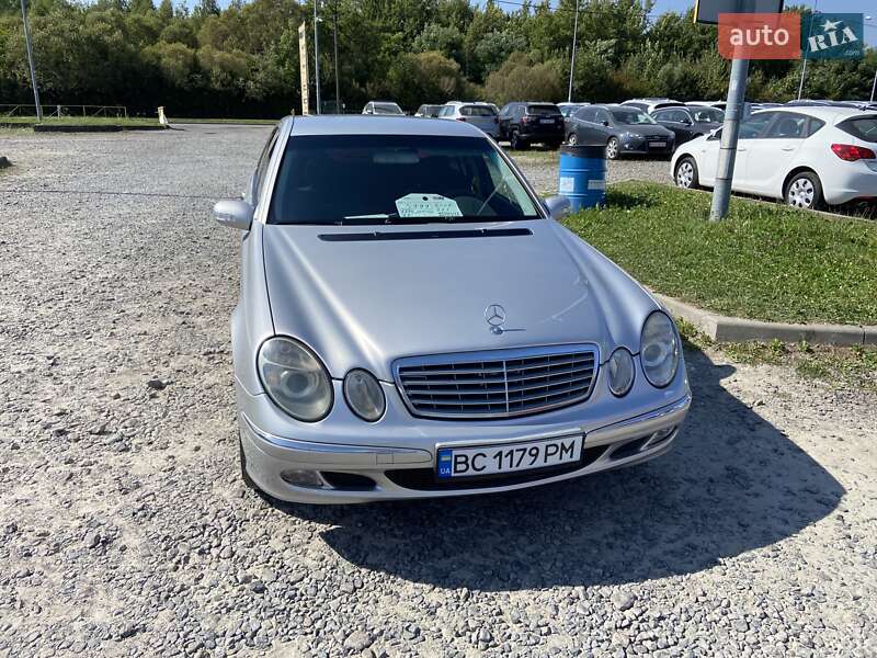 Седан Mercedes-Benz E-Class 2002 в Львове