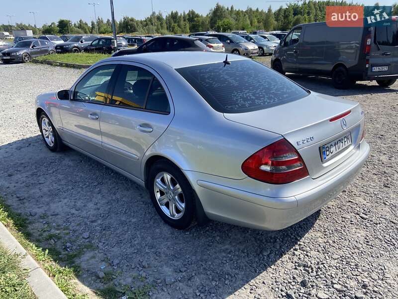 Седан Mercedes-Benz E-Class 2002 в Львове
