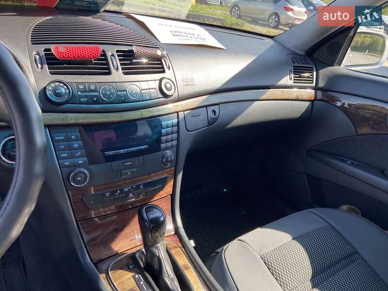 Седан Mercedes-Benz E-Class 2002 в Львове