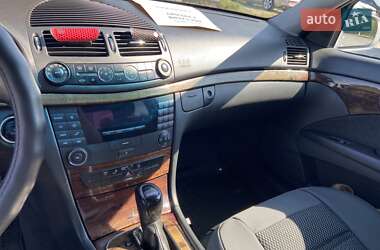 Седан Mercedes-Benz E-Class 2002 в 