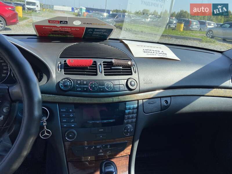 Седан Mercedes-Benz E-Class 2002 в Львове