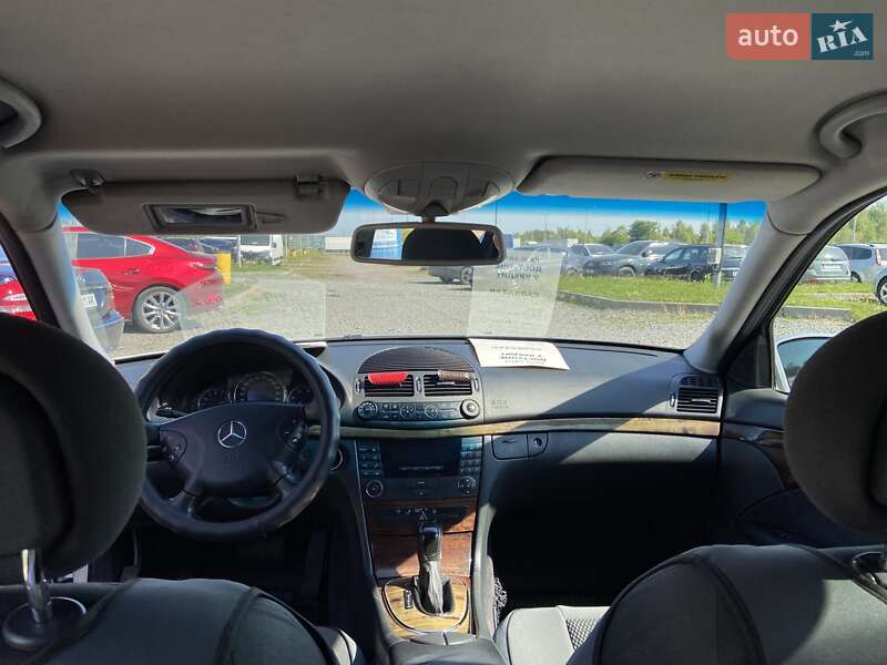 Седан Mercedes-Benz E-Class 2002 в Львове