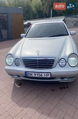Седан Mercedes-Benz E-Class 2000 в Рівному