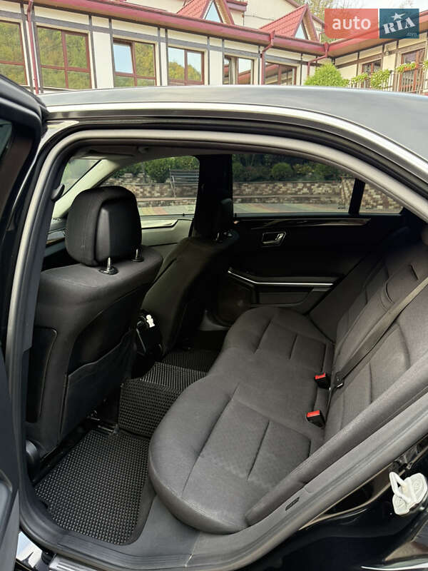 Седан Mercedes-Benz E-Class 2010 в Чернівцях фото 32 Седан Mercedes-Benz E-Class 2010 в Чернівцях