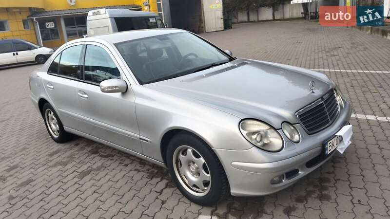 Седан Mercedes-Benz E-Class 2005 в Ровно