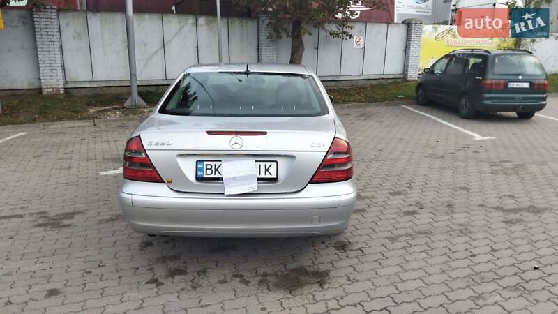 Седан Mercedes-Benz E-Class 2005 в Ровно