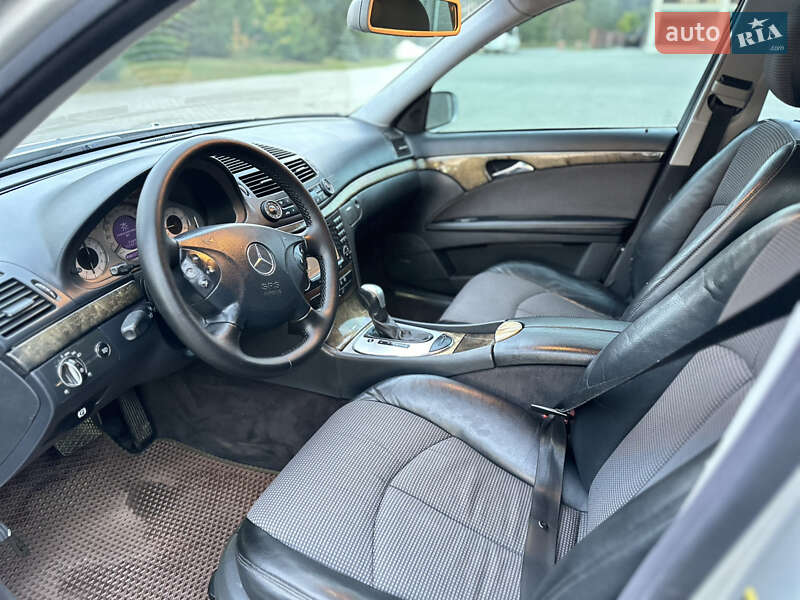 Седан Mercedes-Benz E-Class 2003 в Костополе