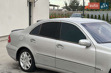 Седан Mercedes-Benz E-Class 2002 в  фото 6 Седан Mercedes-Benz E-Class 2002 в