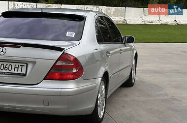 Седан Mercedes-Benz E-Class 2002 в  фото 15 Седан Mercedes-Benz E-Class 2002 в