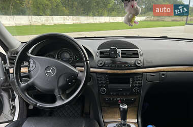 Седан Mercedes-Benz E-Class 2002 в  фото 21 Седан Mercedes-Benz E-Class 2002 в