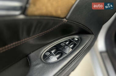 Седан Mercedes-Benz E-Class 2002 в  фото 25 Седан Mercedes-Benz E-Class 2002 в
