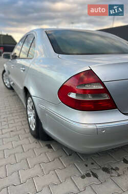 Седан Mercedes-Benz E-Class 2002 в 