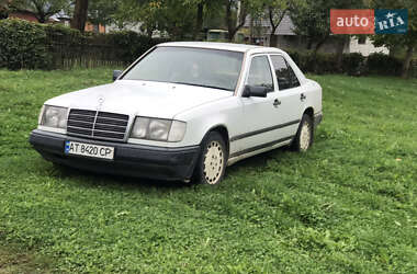 Седан Mercedes-Benz E-Class 1986 в Коломые