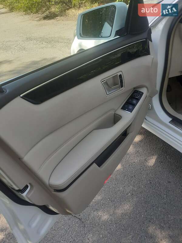 Седан Mercedes-Benz E-Class 2013 в Кривому Розі