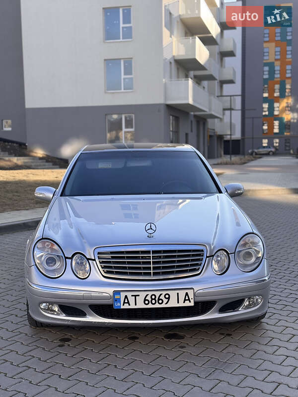 Седан Mercedes-Benz E-Class 2004 в Ивано-Франковске