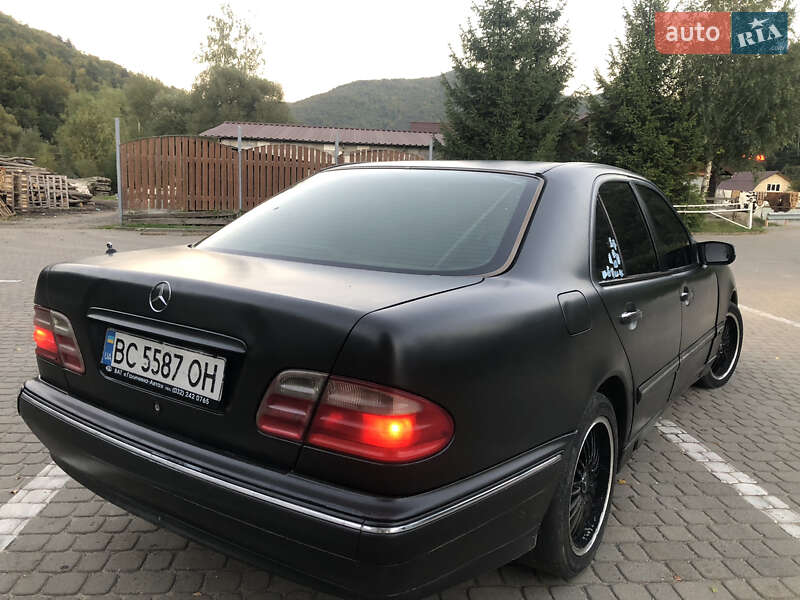 Седан Mercedes-Benz E-Class 2000 в Сколе