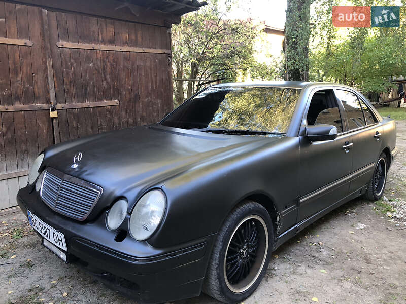 Седан Mercedes-Benz E-Class 2000 в Сколе