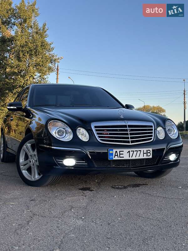 Седан Mercedes-Benz E-Class 2008 в 