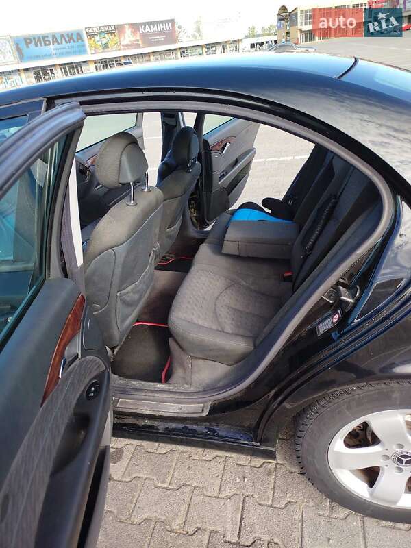 Седан Mercedes-Benz E-Class 2002 в Черновцах
