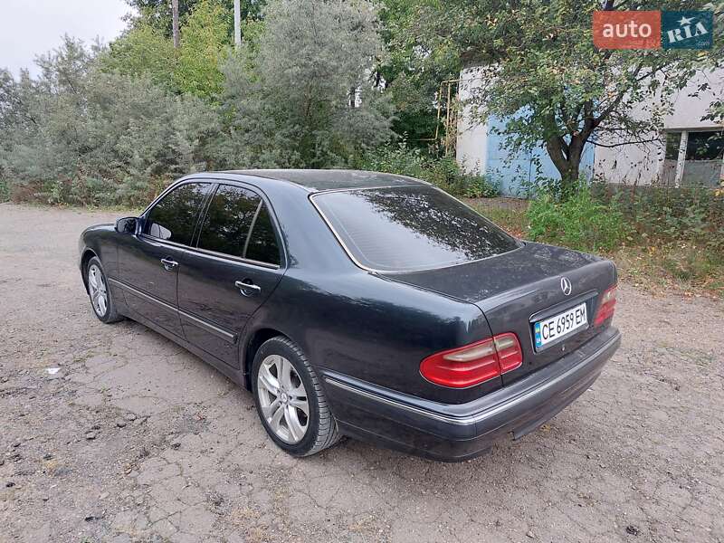 Седан Mercedes-Benz E-Class 2001 в Кицмани