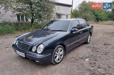 Седан Mercedes-Benz E-Class 2001 в 