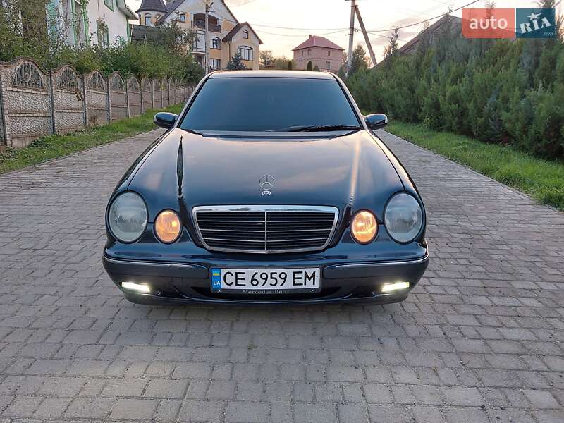 Седан Mercedes-Benz E-Class 2001 в Кицмани