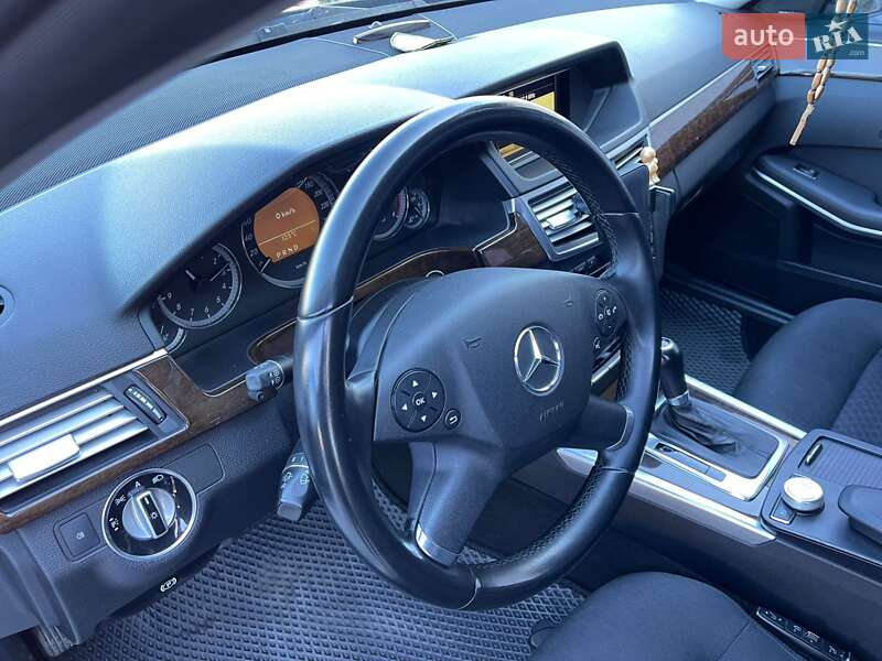 Универсал Mercedes-Benz E-Class 2011 в Луцке фото 15 Универсал Mercedes-Benz E-Class 2011 в Луцке