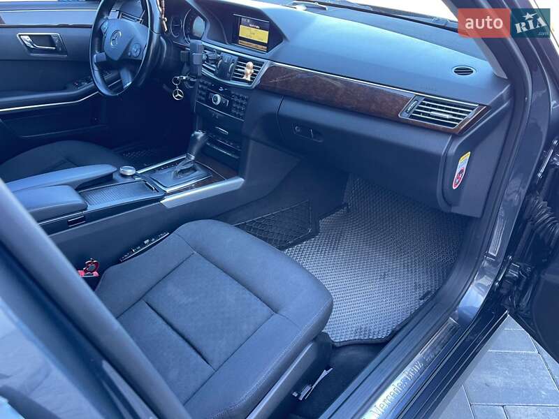 Универсал Mercedes-Benz E-Class 2011 в Луцке фото 42 Универсал Mercedes-Benz E-Class 2011 в Луцке