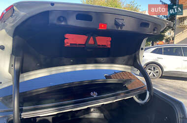 Седан Mercedes-Benz E-Class 2012 в 