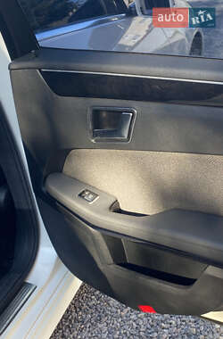 Седан Mercedes-Benz E-Class 2012 в 
