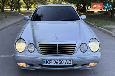 Седан Mercedes-Benz E-Class 2000 в 