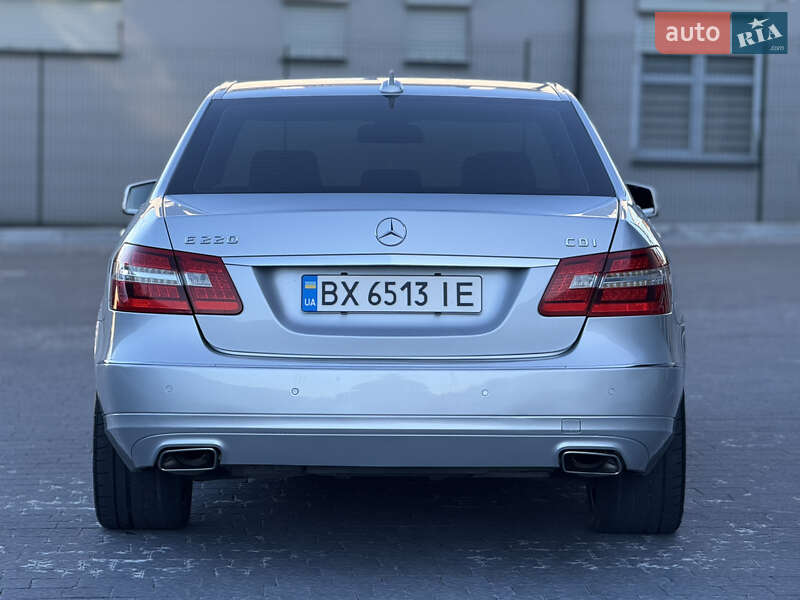 Седан Mercedes-Benz E-Class 2011 в Львове