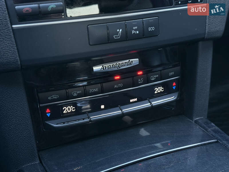 Седан Mercedes-Benz E-Class 2011 в Львове