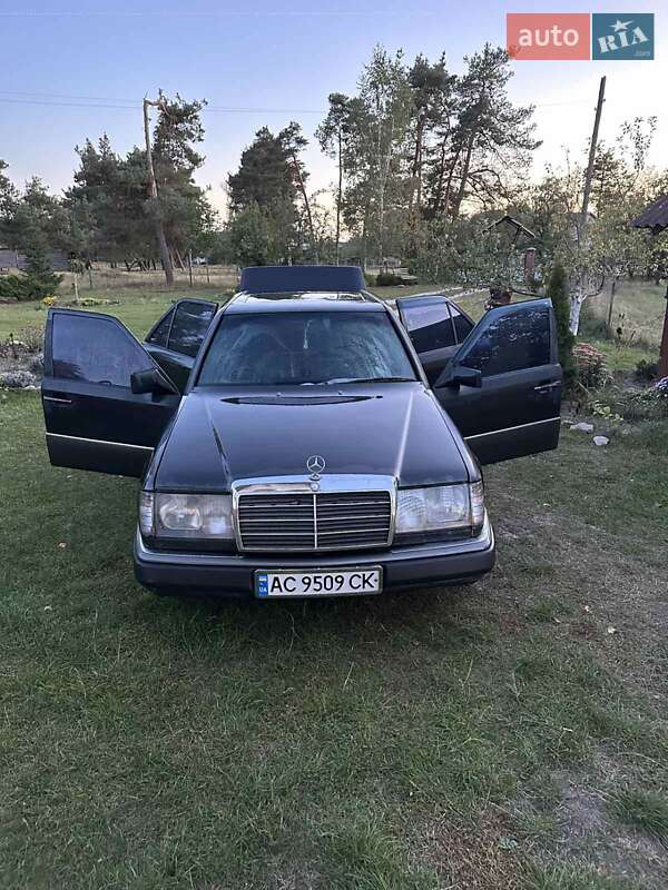 Седан Mercedes-Benz E-Class 1989 в Ратным