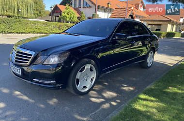 Седан Mercedes-Benz E-Class 2011 в 