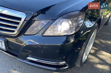 Седан Mercedes-Benz E-Class 2011 в 