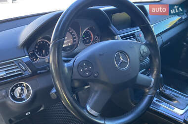 Седан Mercedes-Benz E-Class 2011 в 