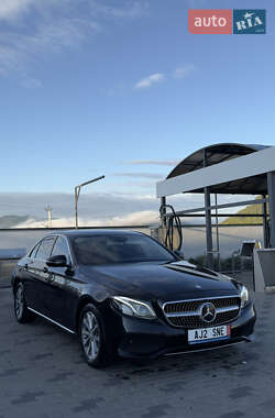 Седан Mercedes-Benz E-Class 2017 в 