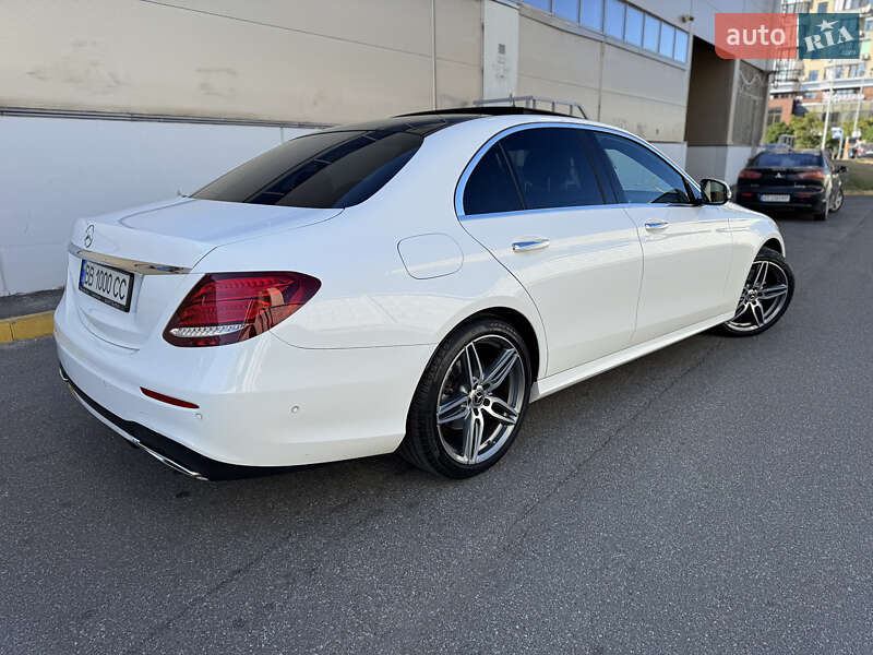 Седан Mercedes-Benz E-Class 2018 в Києві