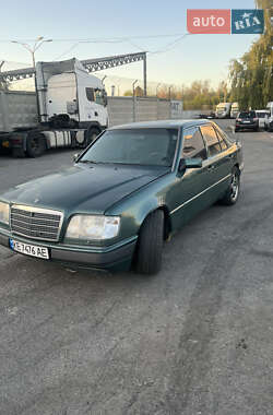 Седан Mercedes-Benz E-Class 1992 в 