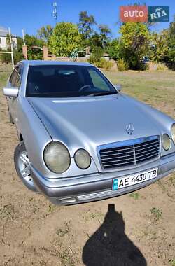 Седан Mercedes-Benz E-Class 1995 в Марганці