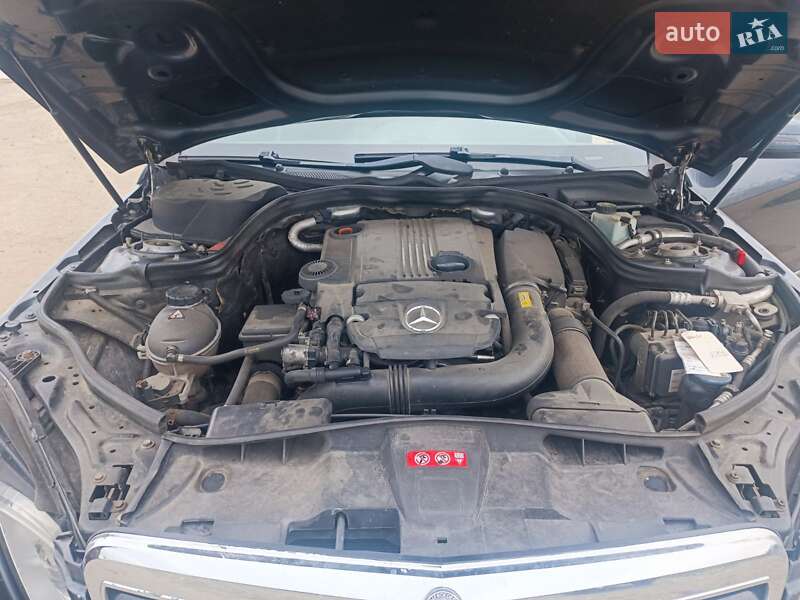 Седан Mercedes-Benz E-Class 2011 в Дрогобыче