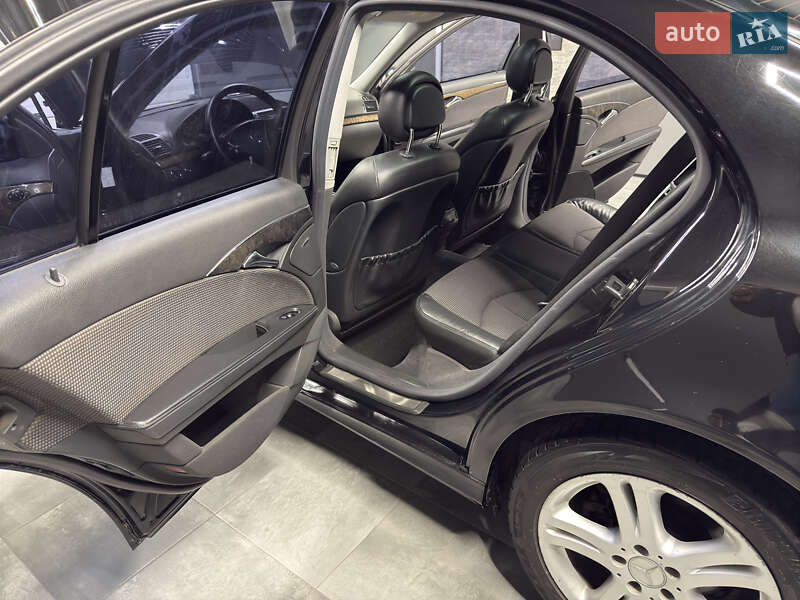 Седан Mercedes-Benz E-Class 2004 в Вараші фото 48 Седан Mercedes-Benz E-Class 2004 в Вараші
