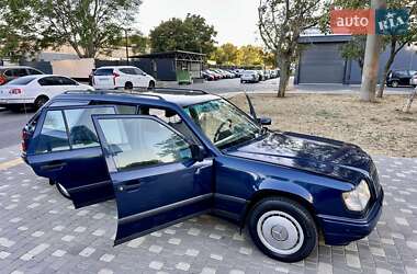 Универсал Mercedes-Benz E-Class 1987 в 