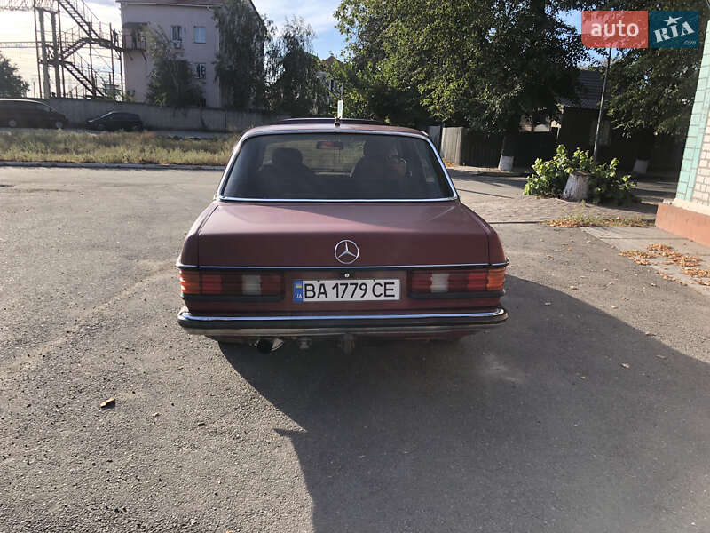Седан Mercedes-Benz E-Class 1983 в Знаменке