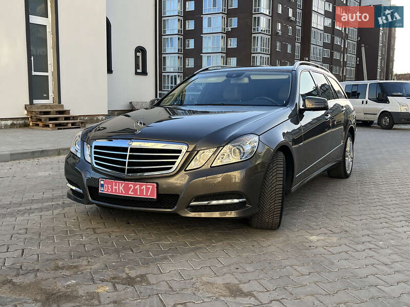 Универсал Mercedes-Benz E-Class 2011 в Хмельницком фото Универсал Mercedes-Benz E-Class 2011 в Хмельницком